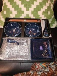 Juego de vajilla japonesa Mino Ware libélula par porcelana azul sushi para 2 NUEVO - Imagen 1 de 9