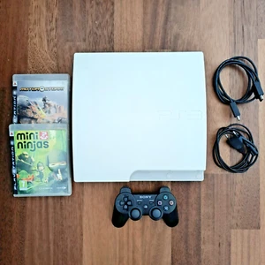 PLAYSTATION 3 SLIM BIANCA PS3 320GB + CAVI + CONTROLLER + 2 GIOCHI OTTIMA🎮 - Foto 1 di 20