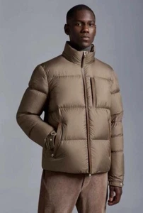 NEU! 2.300 $ Moncler Besbre kurze Daunenjacke mit Kapuze braun, Größe 4 (XL) - Bild 1 von 24
