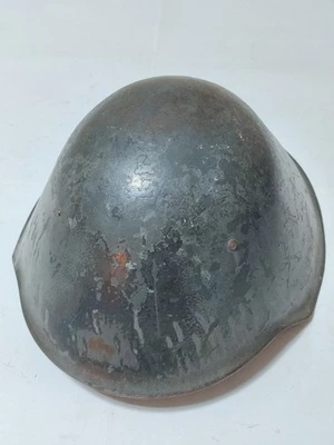 alter NVA Stahlhelm - mit Innenleben  - Bild 1 von 4