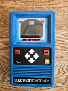 Gioco portatile 1 o 2 giocatori Mattel Electronics Hockey 1978 vintage - funzionante - Foto 1 di 3