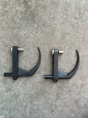 2 QTY Bowfishing Fish Hook Arrow Rest Compound Bow Fishing Archery Hunting RH LH - Image 1 of 4