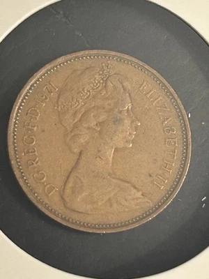 RARE  BEAUTIFUL COLLECTORS 1971   NEW PENCE 2 COIN - Image 1 of 3