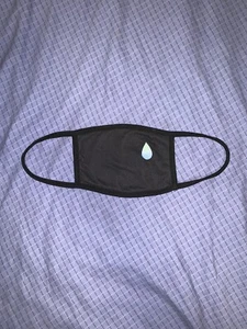Ariana Grande teardrop mask (EXTREMELY RARE) - Picture 1 of 5