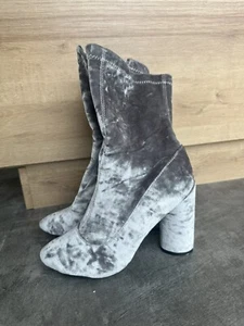 Boohoo Womens Size 9 Velvet Sock Boots Block Heel Midcalf - Picture 1 of 5