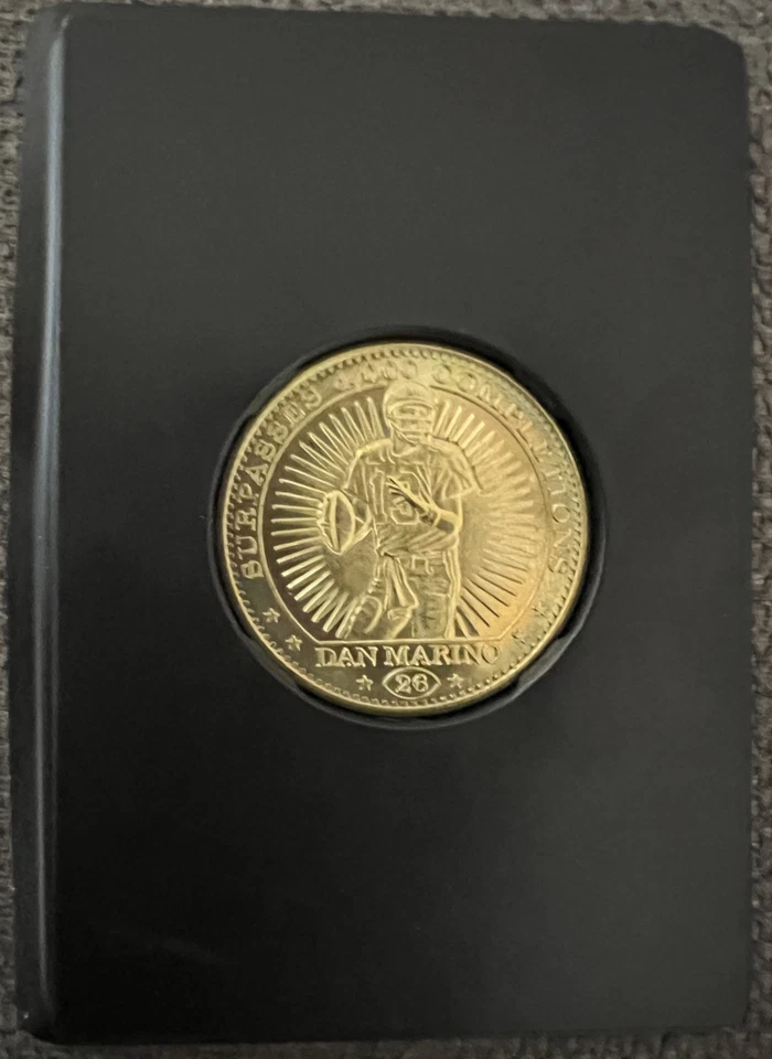 1997年Pinnacle金币-NFL名人堂球员Dan Marino MIAMI DOLPHINS — 第 1/1 张图片