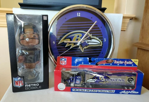 nfl baltimore ravens lot clock retro bobblehead & fleer limited tractor trailer Cover