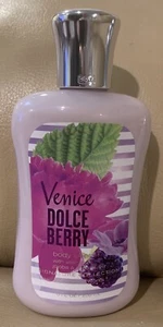 BBW RARO Bath & Body Works VENECIA DOLCE BERRY Loción de Karité y Vitamina E 8oz NUEVO - Imagen 1 de 2