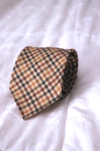 H. N. Blanco Londres Arco Iris Beige Distrito Tartán Cuadros Corbata Rollo de Mano Lana - Imagen 1 de 9