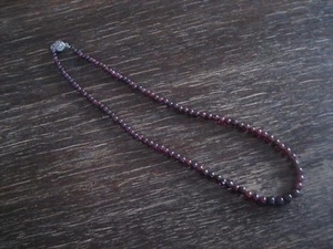 traumhafte Jugendstil Granat Kette im Verlauf 42 cm lang Kugelkette Collier - Picture 1 of 5