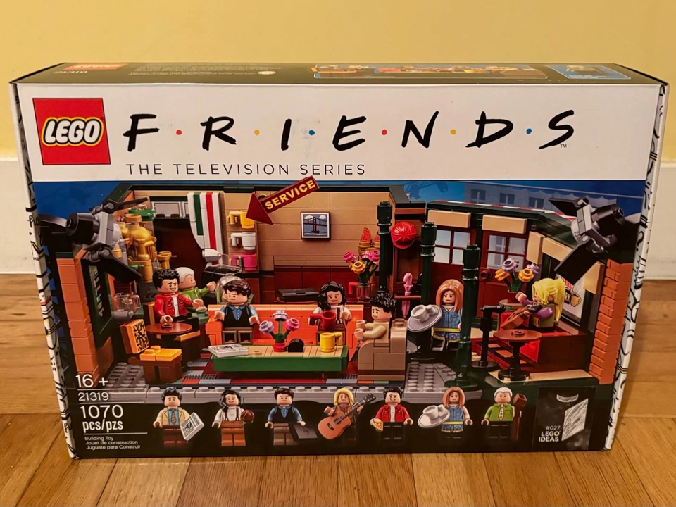 LEGO Ideas: Central Perk (21319); NEW in Box; Retired Set - Image 1 of 4