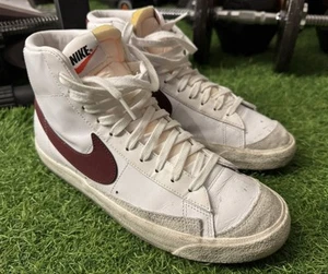 Men’s Nike Blazer Mid 77 Sneakers - Burgundy - Picture 1 of 7