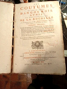 LES COUTUMES D ANGOUMOIS AUNIS DE LA ROCHELLE  1720 - Picture 1 of 6