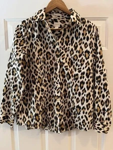 Chico's Size 0 Women's Long-Sleeve Leopard Animal Print No Iron Blouse - Picture 1 of 3