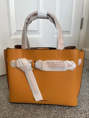 Nuevo con etiquetas Cartera Bandolera Michael Kors Cuero Naranja Tres Bolsillos Con Herrajes Dorados Foto 1 de 4