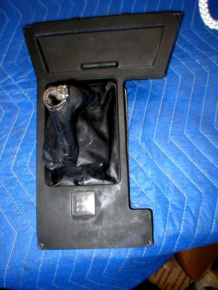 83 84 Firebird 1982 transmisión automática manual T-5 velocidad consola superior placa de cambio GM OEM Foto 1 de 4