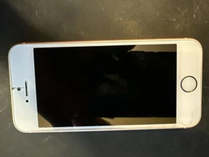 Apple iPhone SE 1St Gen Fully Unlocked GSM/CDMA 16GB - Picture 1 of 2