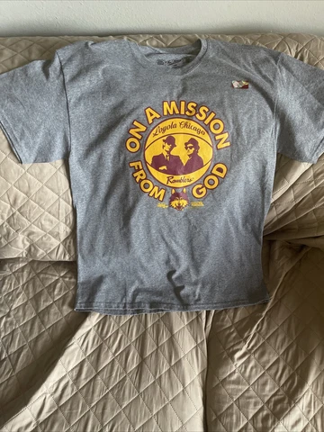 Loyola Chicago Ramblers NCAA On A Mission  From God Mens Size Large Cover