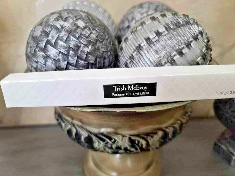 Delineador de olhos Trish McEvoy gel intenso "carvão" tamanho completo! Novo na caixa! - Imagem 1 de 1