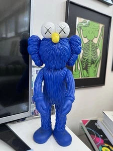 Kaws BFF Open Edition Vinyl Figure Blue - Picture 1 of 3