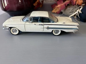 Franklin Mint 1960 Chevrolet Impala Sport Coupe  White 1:24 Scale Used READ - Picture 1 of 10
