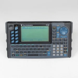 Texas Instruments TI-92 CAS- und Grafikrechner inkl. Handbuch & Verbindungskabel - Bild 1 von 5