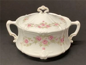 Vintage pink roses small porcelain casserole or lidded vegetable/serving 1 qt + - Picture 1 of 12