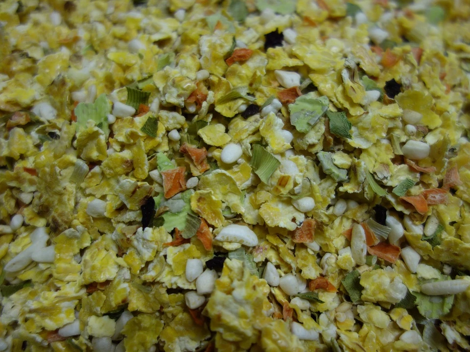 Debes Flocken Plus 4 kg Hundeflocke mit Gemüse Reis und Karotten BARF Ergänzung - Bild 1 von 1