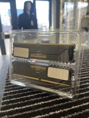 X2 Corsair Vengeance DDR4 4GB Ram - Ref 08010840 - Image 1 of 4