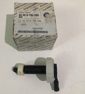 Tapa depósito líquido frenos BMW 34326756226 BMW 540i 528i 525i 760Li 740i Foto 1 de 4