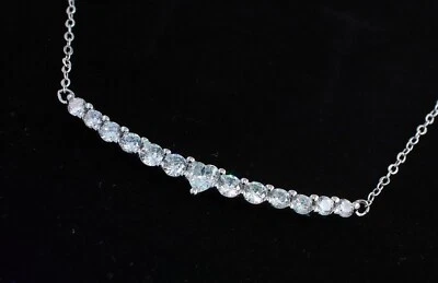 Collana tennis in argento 925 con zirconi AAA  con cuore bianco centrale - Immagine 1 di 4