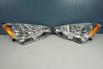 2012-2013-2014 TOYOTA PRIUS C SET HEADLIGHT HALOGEN PROJECTOR OEM - Imagem 1 de 4