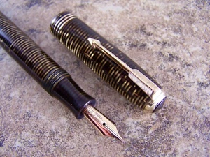 Nice Vintage 1937 Parker Standard Vacumatic Fountain Pen. 14K M Nib. Restored - Picture 1 of 10