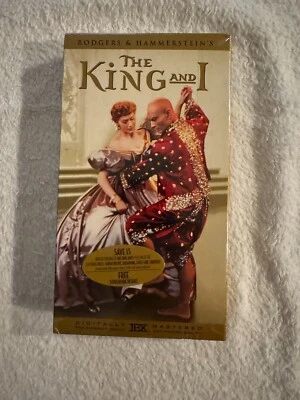 Unopened & Factory Sealed RODGERS & HAMMERSTEIN'S THE KING AND I (1956) VHS Tape Foto 1 de 2
