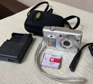Sony Cyber-shot DSC-W30 6MP Digital Camera Cybershot W30 Fully Working - Picture 1 of 17
