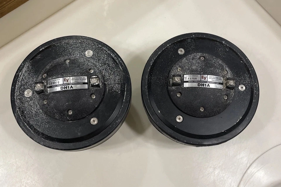 Par de altavoces ElectroVoice EV DH1A de alta frecuencia con controlador de bocina Foto 1 de 4