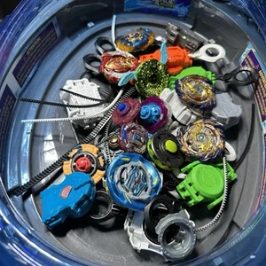 Lotto Beyblades Giocattolo Tornado Pezzi Metallo Lancia Spinner Arena GRANDE PACCHETTO ⭐️ - Foto 1 di 11