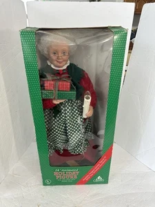 VTG Holiday Creations Animated & Illuminated Figure Mrs. Santa Claus with Candle - Picture 1 of 5