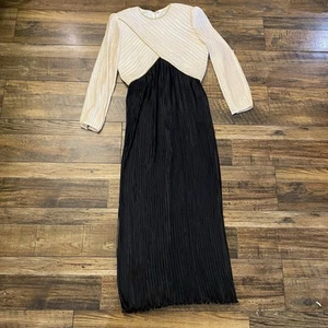 Saks Fifth Ave GEORGE F. COUTURE Ivory & Black Pleated Accordion Evening Gown 12 - Picture 1 of 9