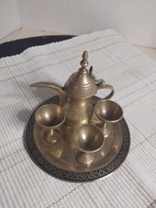 Mini Dallah Coffee Pot & 3 Cups W/ Tray Signed Pat. 86710 2 Swords Etched Old - Picture 1 of 9
