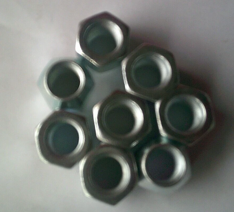 HUMVEE HUMMER H1 BUJE ENGRANADO TUERCA 8 Foto 1 de 1