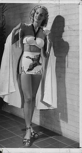 Dolores Rosedale AKA Roxanne modeling a duck themed swimsuit 1949 Press Photo - Picture 1 of 2