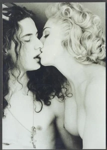 Moderne Postkarte "Limited Edition": MADONNA & Freund. Kostenloser Versand UK - Bild 1 von 2