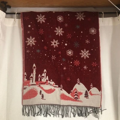Festive Winter Throw/Shawl Red White Snowflakes Village 24/70 - Image 1 of 3