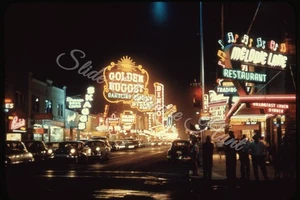 Las Vegas Golden Nugget Fremont cartelli stradali auto 35 mm diapositiva anni 50 duplicato - Foto 1 di 3