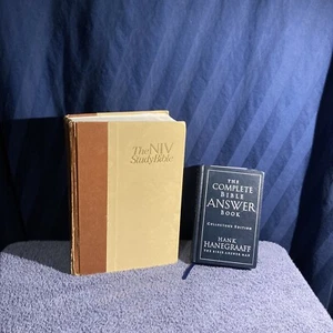 The NIV  Study Bible & The Complete Bible Answer Book.     Q9 - Picture 1 of 19