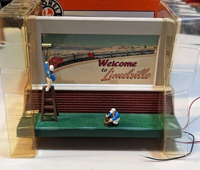 Lionel 6-14148 O Operating Billboard Sign Men Vignette - Image 1 of 4