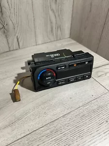 SUBARU OUTBACK 2001 A/C Climate Control Unit 72311AE160 3P26034700 - Picture 1 of 8