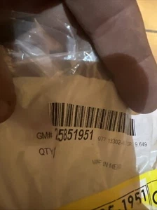 2009-2013 Genuine GM Steering Wheel Radio & Bluetooth Control Switch 25851951 - Picture 1 of 3