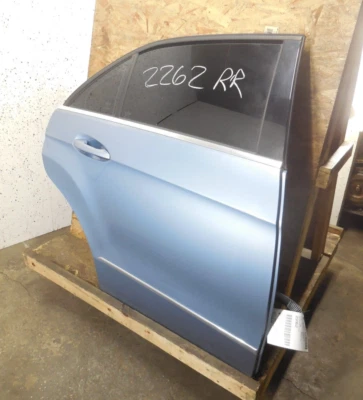 Задняя дверь в сборе правая для пассажира седана Mercedes-Benz E350 2010-2013 годов выпуска от оригинального производителя 230 - Изображение 1 из 3